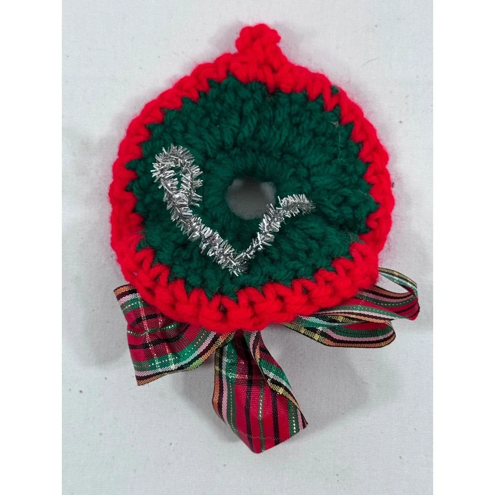 Handmade Vintage Crochet Christmas Wreath Ornament Red Green Plaid Bow 3.5 Inch
